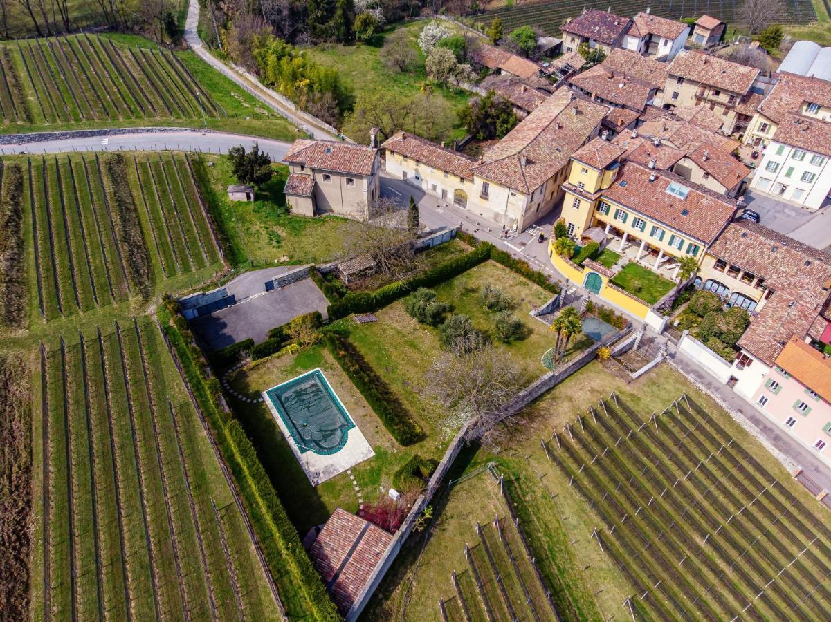Castello Di Brusata Apartment By Quokka 360 - Romantic Flat With Pool Mendrisio Ngoại thất bức ảnh