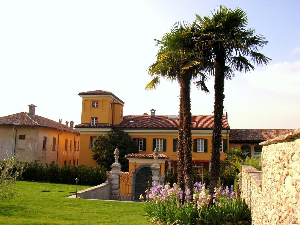 Castello Di Brusata Apartment By Quokka 360 - Romantic Flat With Pool Mendrisio Ngoại thất bức ảnh